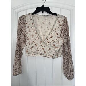 American Eagle Crop Top Long Sleeve V Neck Boho Floral Pattern Sz S